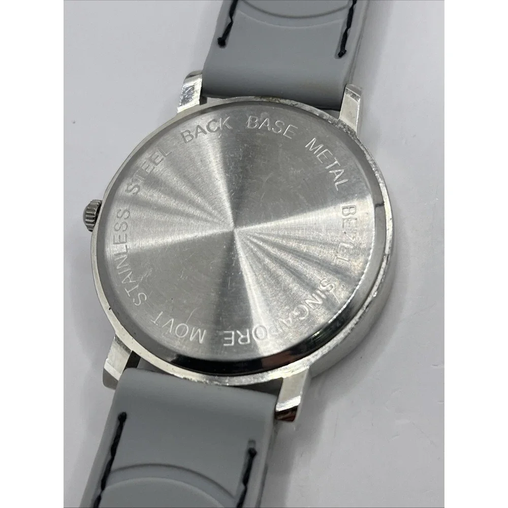 Women's Quartz Watch 40mm Case Crystal Bezel Silicone Band- New Battery‎